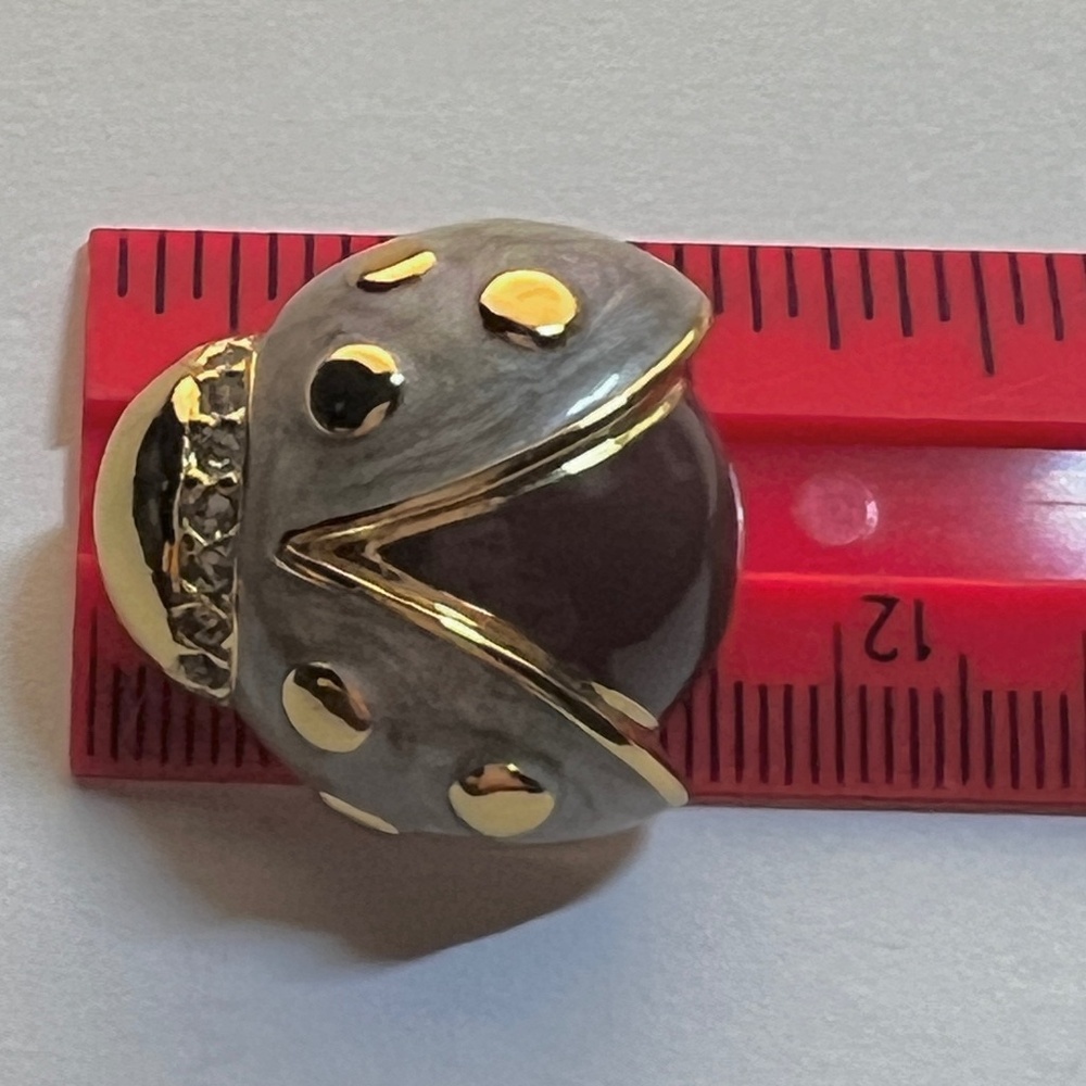 Ladybug pin - Picture 4 of 5